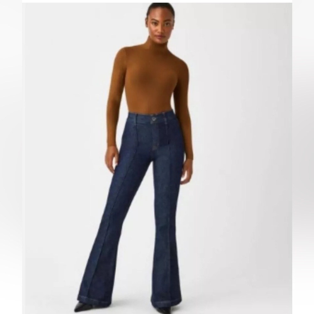 SPANX Pintuck Flare Jeans Raw Indigo High Rise Women’s Size Small $158 MSRP NWT
